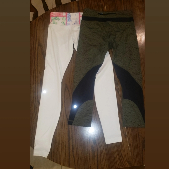 Lulu Cropped Leggings - Picture 5 of 5